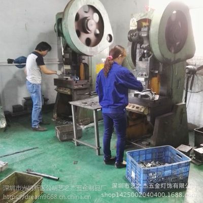 深圳公明焊接加工廠 專(zhuān)業(yè)承接中方通、不銹鋼管件焊接折彎加工